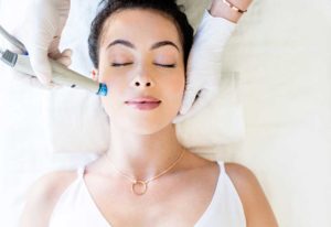 woman getting hydrafacial